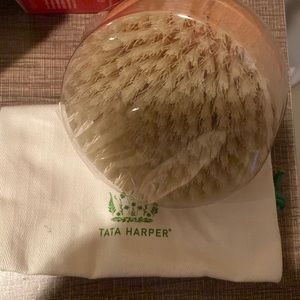 Tata Harper dry brush (still in plastic packaging, never used).